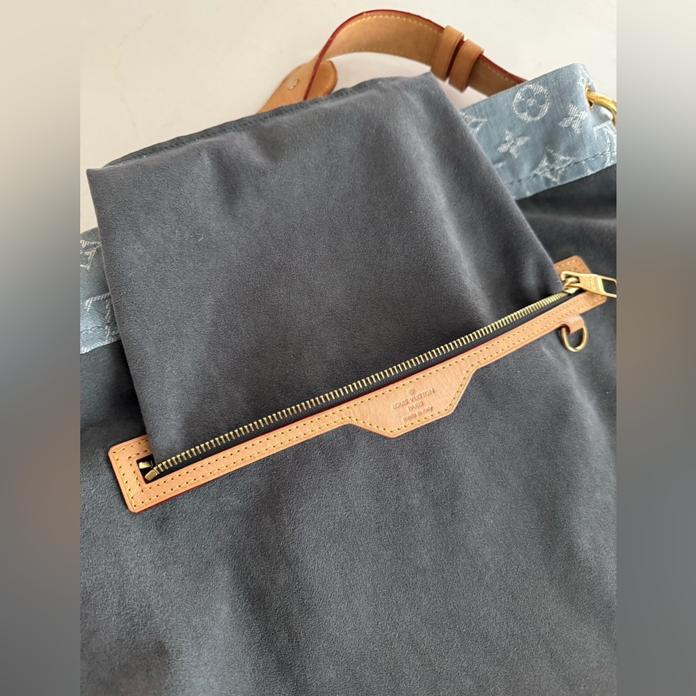 LOUIS VUITTON Monogram Denim Daily GM ~ EUC w/LV Dust Bag, LV Charm and Labubu - Picture 7 of 16